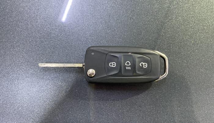 2025 Tata NEXON Pure Plus 1.2 iCNG 6MT, CNG, Manual, 12,630 km, Key Close Up