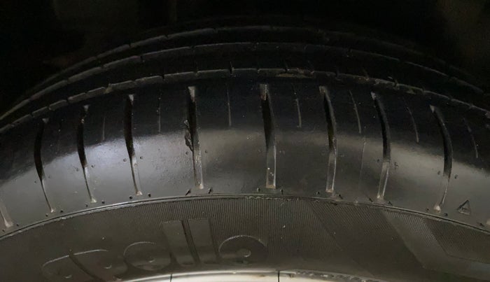 2018 Maruti Ciaz DELTA 1.5 SHVS MT PETROL, Petrol, Manual, 60,271 km, Right Rear Tyre Tread