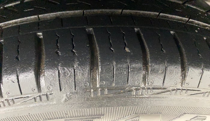 2016 Hyundai Grand i10 MAGNA 1.2 KAPPA VTVT, Petrol, Manual, 77,420 km, Right Rear Tyre Tread