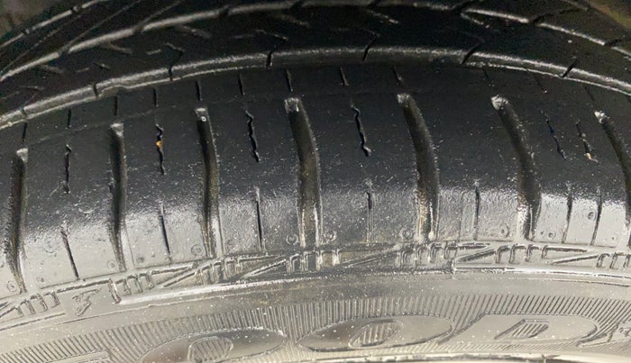 2016 Hyundai Grand i10 MAGNA 1.2 KAPPA VTVT, Petrol, Manual, 77,420 km, Left Front Tyre Tread