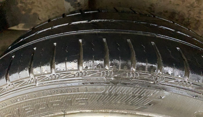 2017 Honda Jazz 1.2L I-VTEC V AT, Petrol, Automatic, 90,705 km, Right Rear Tyre Tread