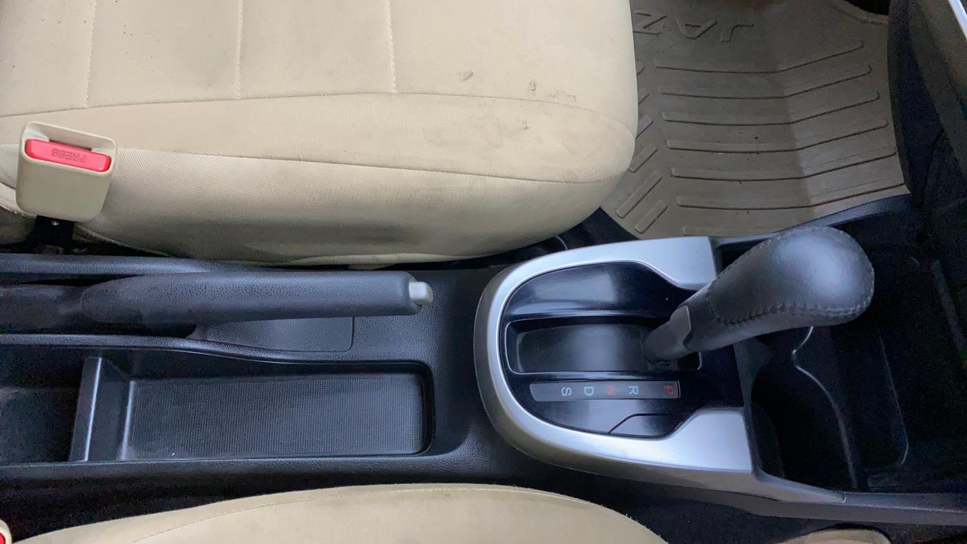 2017 Honda Jazz 1.2L I-VTEC V AT, Petrol, Automatic, 90,705 km, Gear Lever