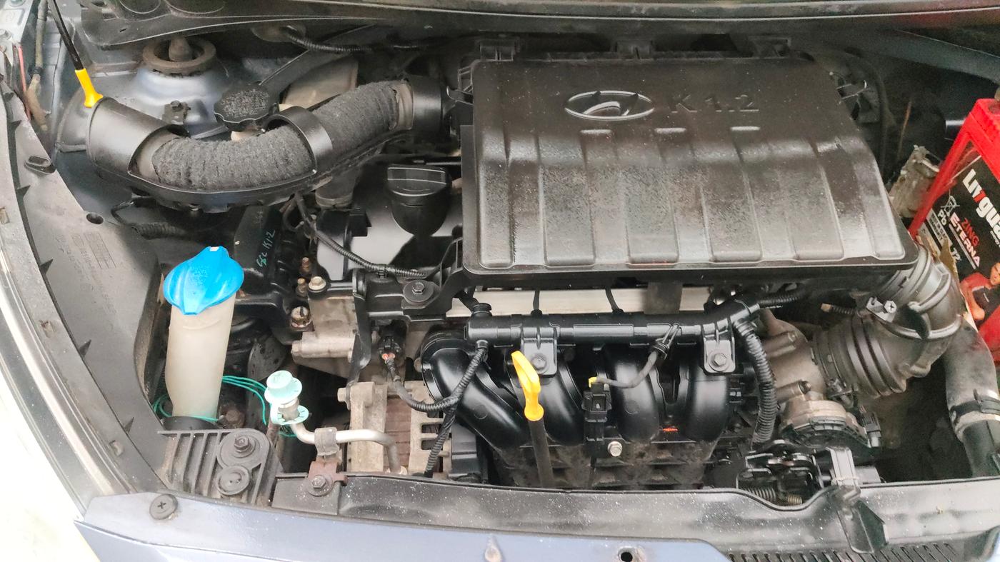 2014 Hyundai Xcent SX 1.2 (O), Petrol, Manual, 1,20,866 km, Engine View - Right