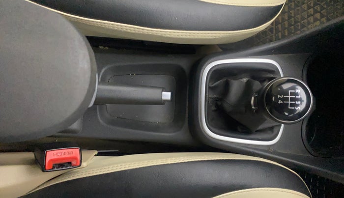 2016 Volkswagen Ameo HIGHLINE1.5L, Diesel, Manual, 69,246 km, Gear Lever