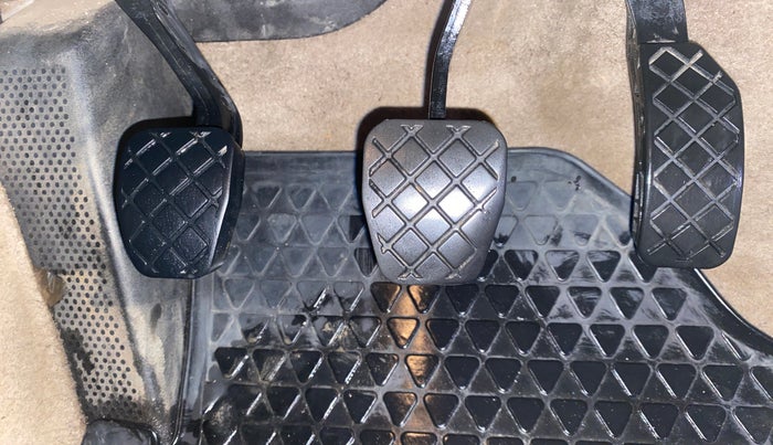 2016 Volkswagen Ameo HIGHLINE1.5L, Diesel, Manual, 69,246 km, Pedals