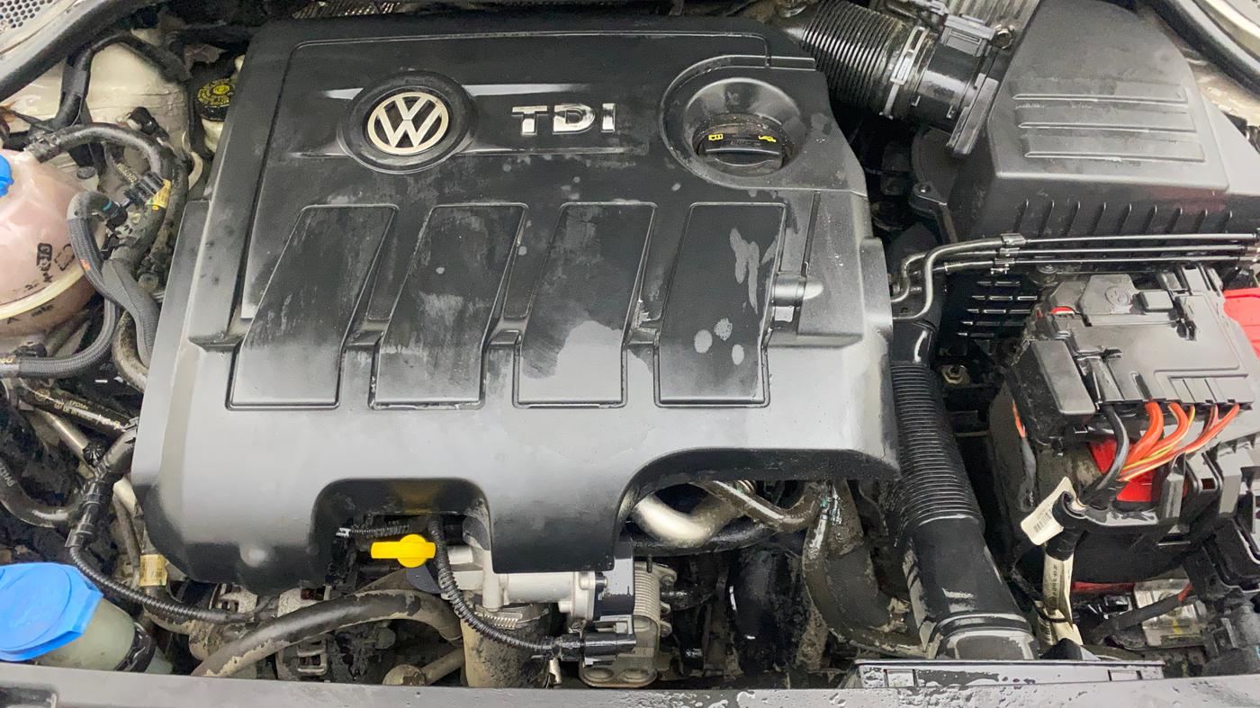 2016 Volkswagen Ameo HIGHLINE1.5L, Diesel, Manual, 69,309 km, Engine View