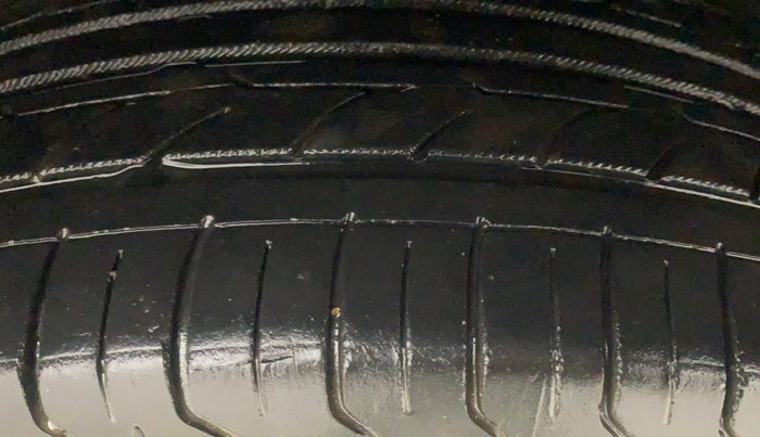 2016 Volkswagen Ameo HIGHLINE1.5L, Diesel, Manual, 69,246 km, Left Rear Tyre Tread