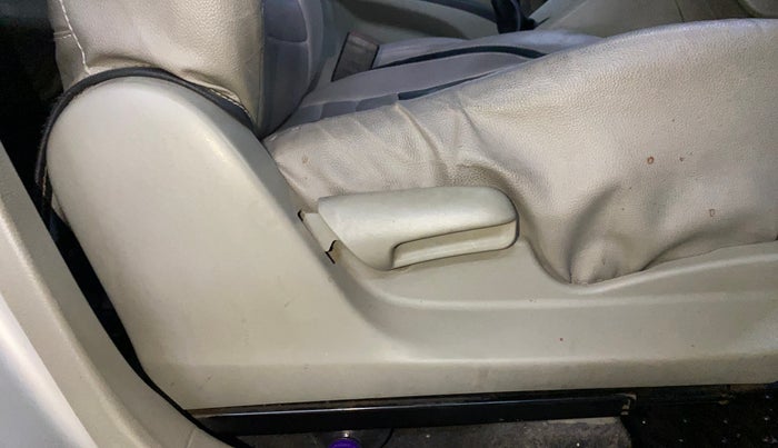 2015 Maruti Celerio ZXI, Petrol, Manual, 77,079 km, Driver Side Adjustment Panel