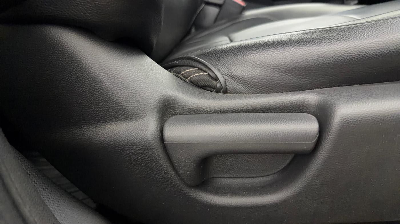 2019 Honda WR-V 1.5L I-DTEC VX MT, Diesel, Manual, 89,389 km, Driver Side Adjustment Panel