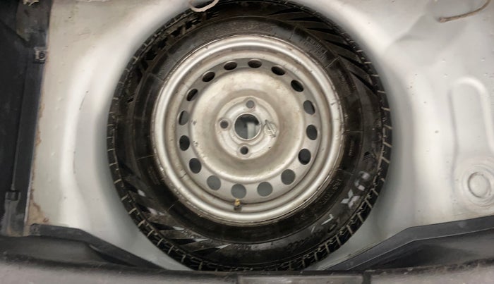 2016 Maruti Swift LXI (O), Petrol, Manual, 43,861 km, Spare Tyre