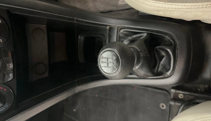 2016 Maruti Swift LXI (O), Petrol, Manual, 43,861 km, Gear Lever