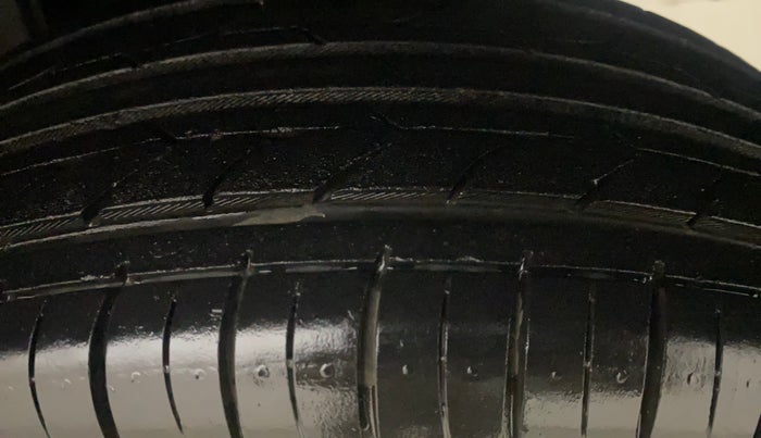 2016 Maruti Alto K10 VXI AMT, Petrol, Automatic, 55,615 km, Left Rear Tyre Tread