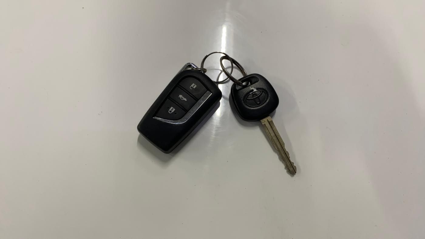 2018 Toyota YARIS J CVT, Petrol, Automatic, 16,845 km, Key Close Up