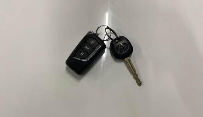 2018 Toyota YARIS J CVT, Petrol, Automatic, 16,845 km, Key Close Up