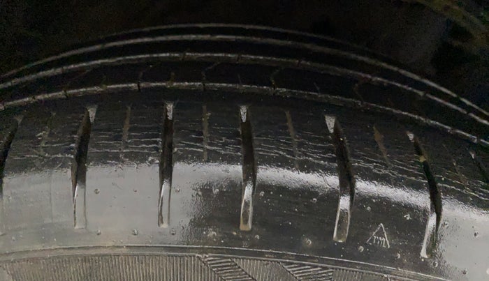 2017 Maruti Baleno ZETA PETROL 1.2, Petrol, Manual, 28,599 km, Left Front Tyre Tread