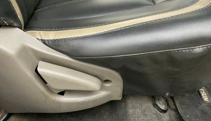 2015 Datsun Go Plus T (O), Petrol, Manual, 91,141 km, Driver Side Adjustment Panel