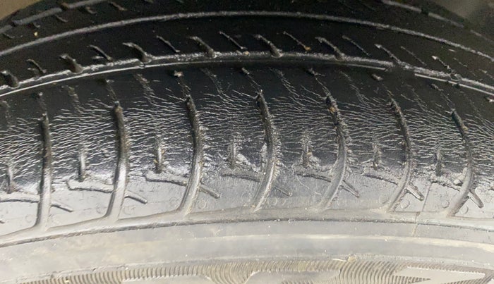 2020 Maruti New Wagon-R ZXI 1.2, Petrol, Manual, 45,744 km, Right Front Tyre Tread