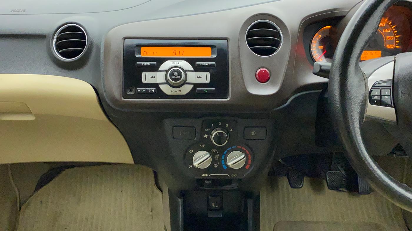 2012 Honda Brio V MT, Petrol, Manual, 55,791 km, Air Conditioner