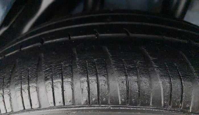 2012 Honda Brio V MT, Petrol, Manual, 55,791 km, Left Rear Tyre Tread