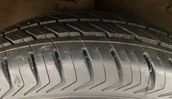 2016 Maruti Celerio VXI (O), Petrol, Manual, 41,545 km, Right Front Tyre Tread