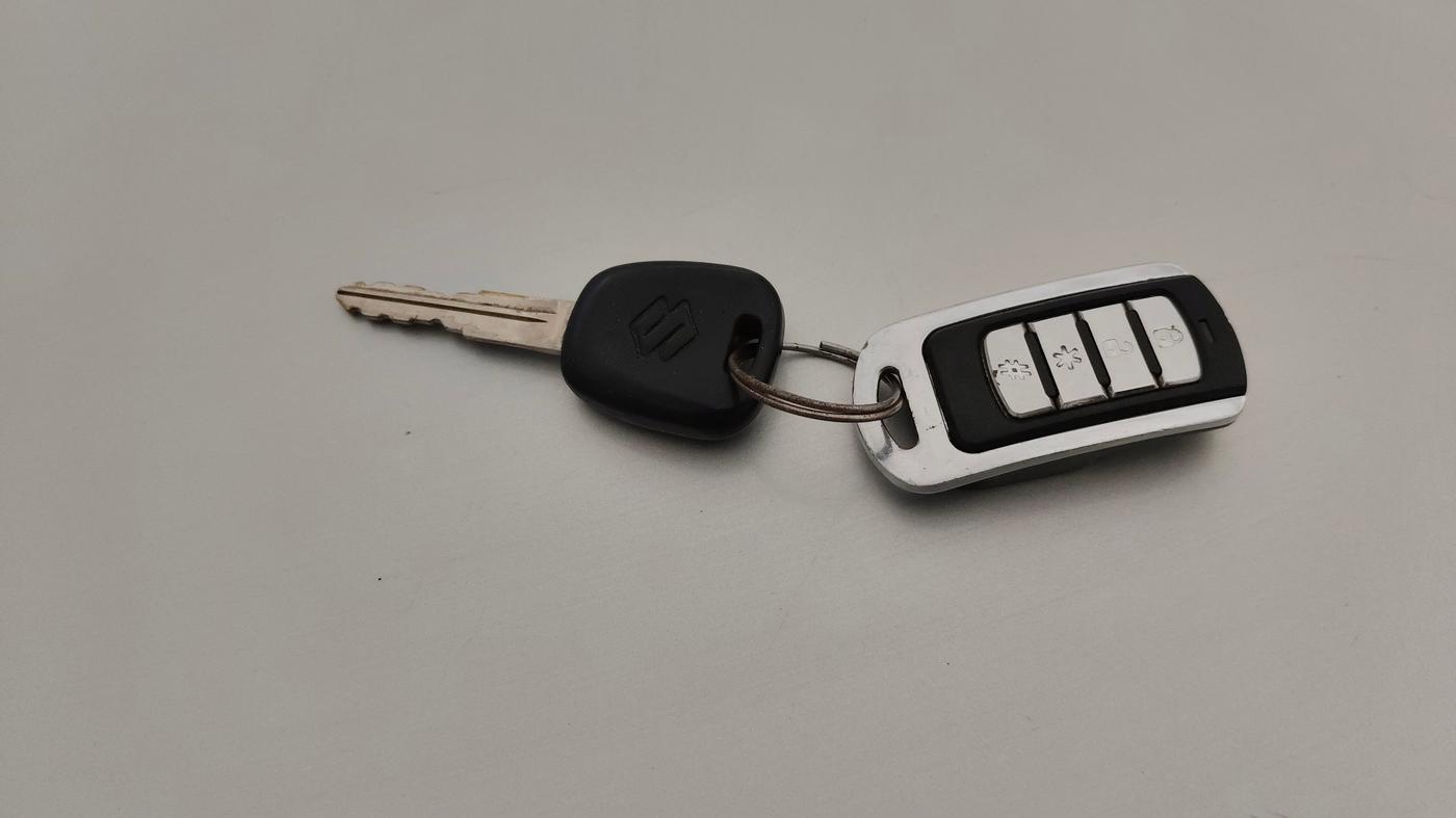 2015 Maruti Celerio VXI AMT, CNG, Automatic, 45,611 km, Key Close Up