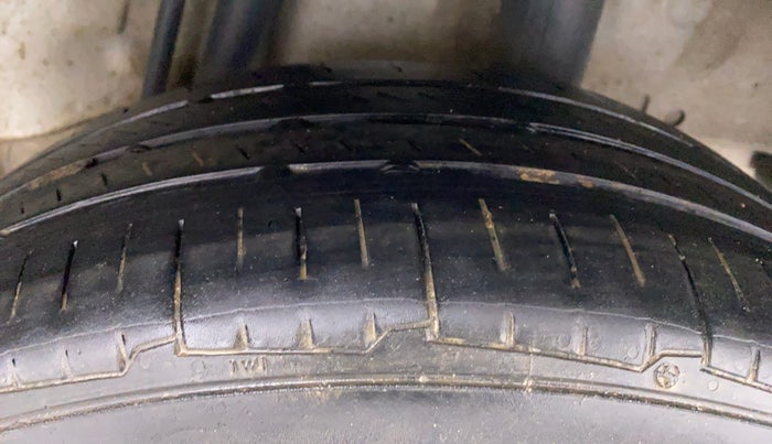 2017 Honda Jazz 1.2 V AT, Petrol, Automatic, 61,721 km, Left Rear Tyre Tread