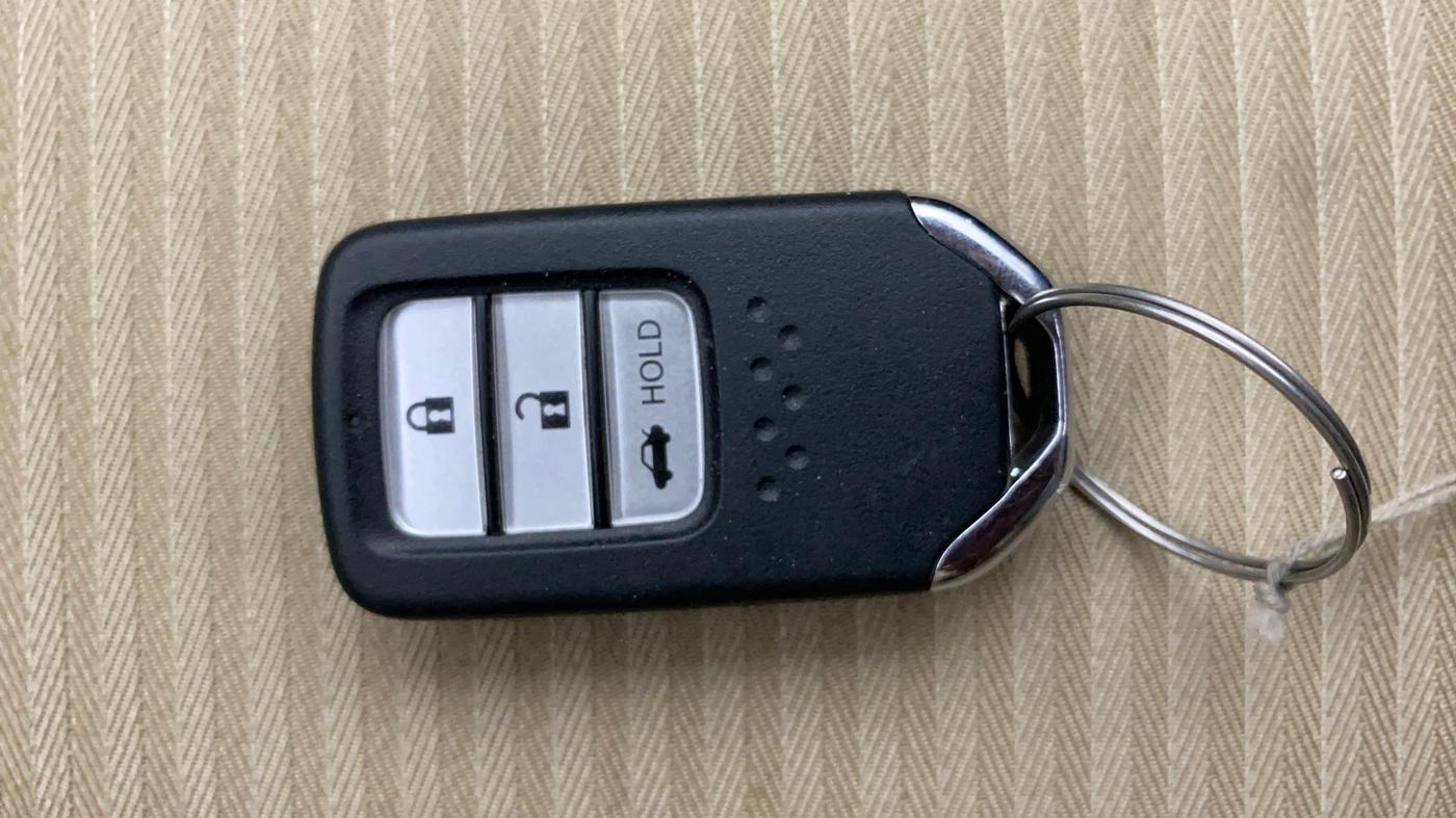 2019 Honda Amaze 1.2L I-VTEC VX CVT, Petrol, Automatic, 1,09,275 km, Key Close Up