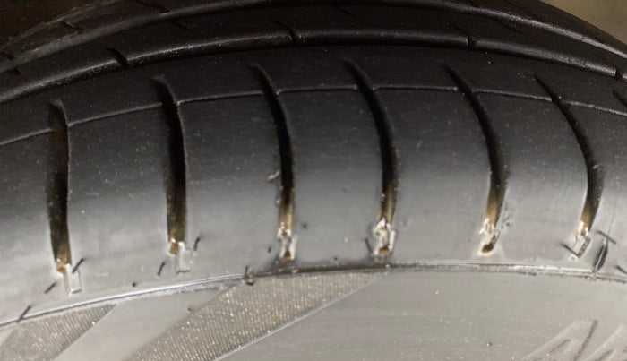 2017 Tata Tiago XT PETROL, Petrol, Manual, 60,025 km, Right Front Tyre Tread