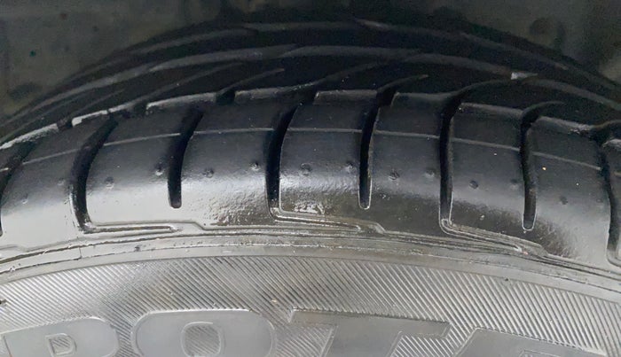 2014 Ford Ecosport TITANIUM 1.5L PETROL AT, Petrol, Automatic, 82,620 km, Right Front Tyre Tread