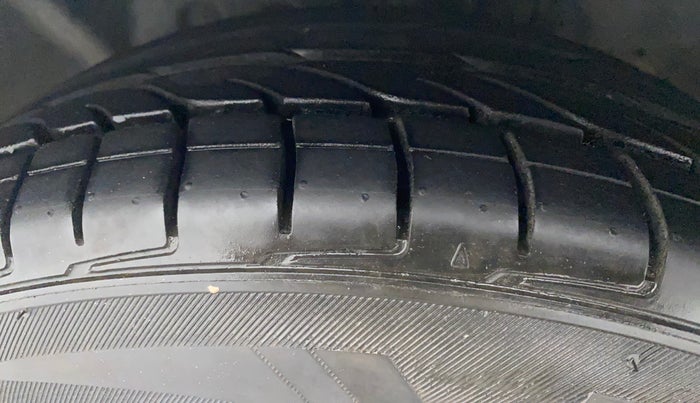 2014 Ford Ecosport TITANIUM 1.5L PETROL AT, Petrol, Automatic, 82,620 km, Left Front Tyre Tread