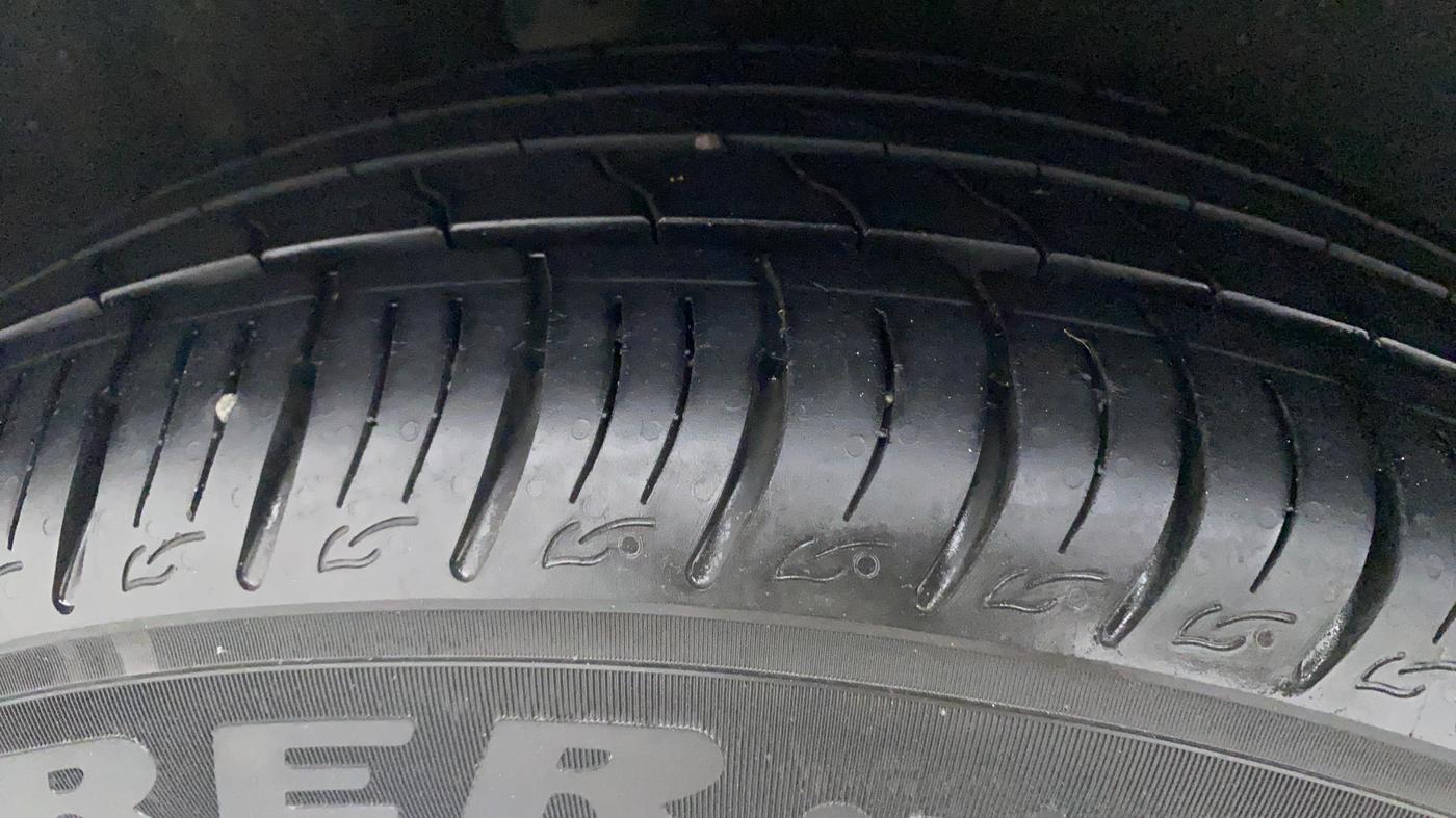 2014 Ford Ecosport TITANIUM 1.5L PETROL AT, Petrol, Automatic, 82,620 km, Right Rear Tyre Tread