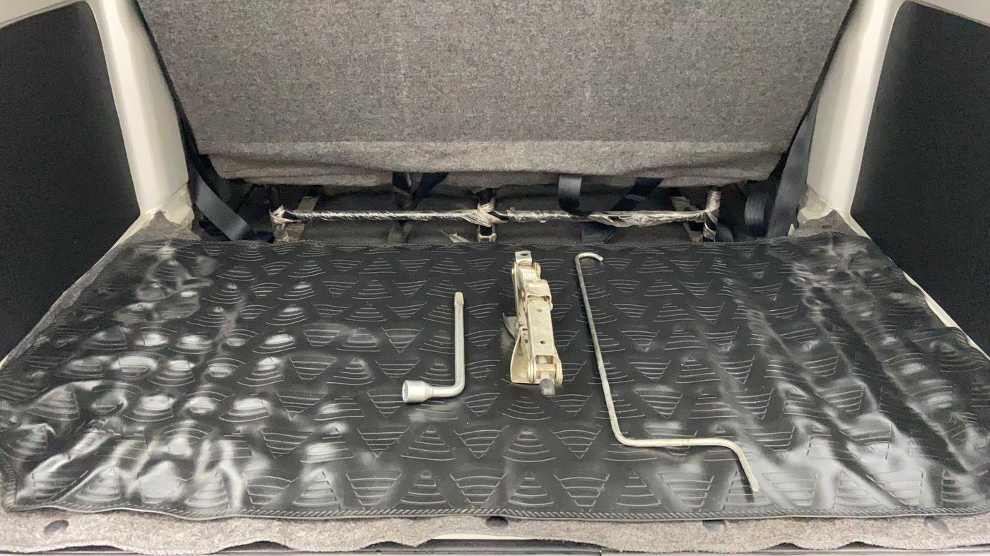 2018 Maruti Eeco 5 STR WITH AC PLUSHTR, Petrol, Manual, 48,971 km, Boot Inside