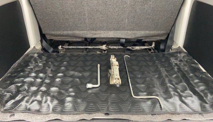2018 Maruti Eeco 5 STR WITH AC PLUSHTR, Petrol, Manual, 48,971 km, Boot Inside