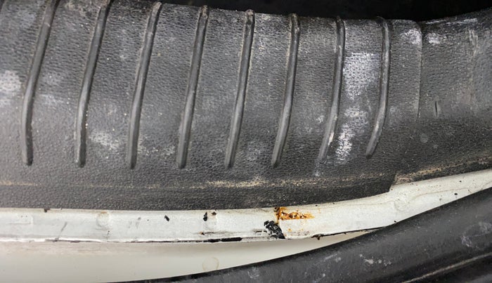 2012 Hyundai i20 ASTA 1.2, Petrol, Manual, 62,503 km, Dicky (Boot door) - Minor rust Inside Panel