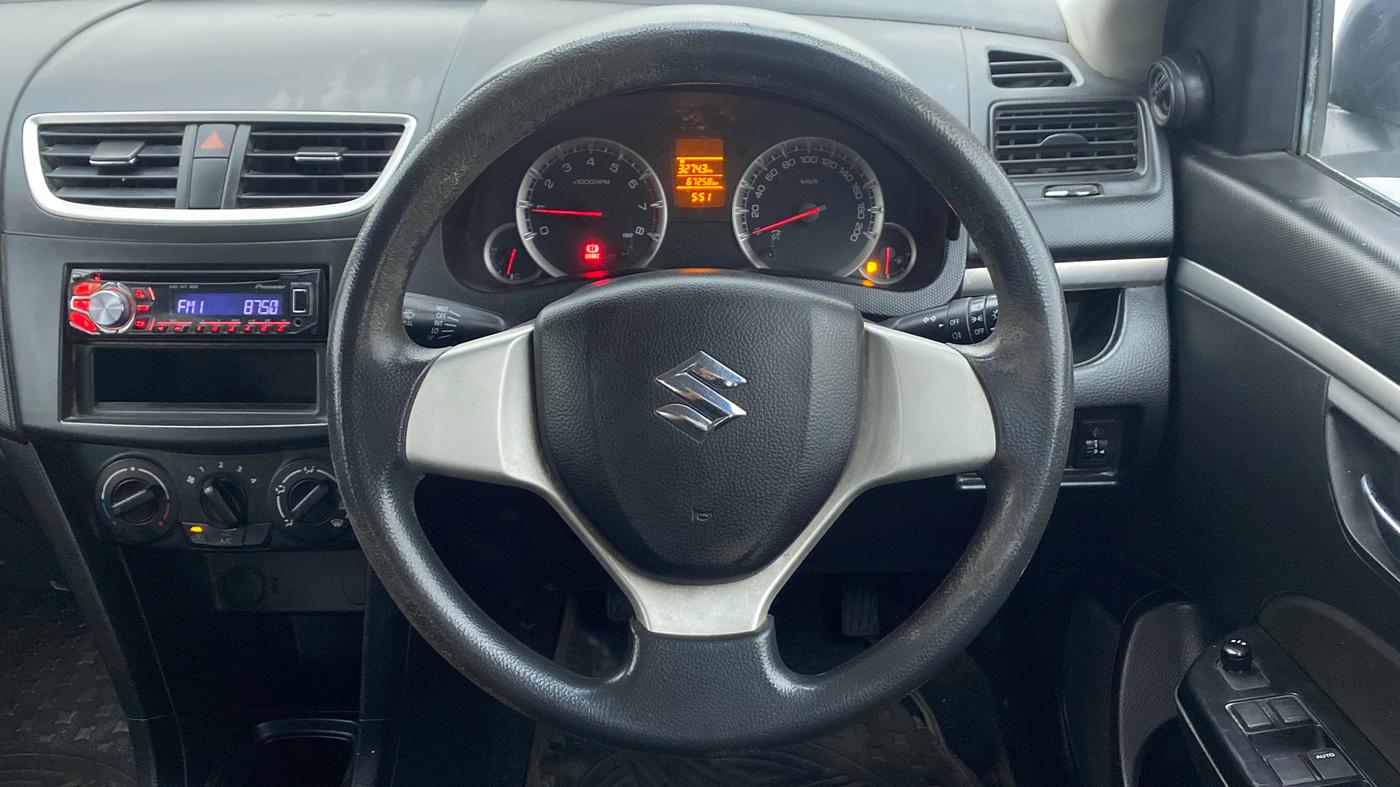 2013 Maruti Swift VXI, Petrol, Manual, 67,258 km, Steering Wheel Close Up