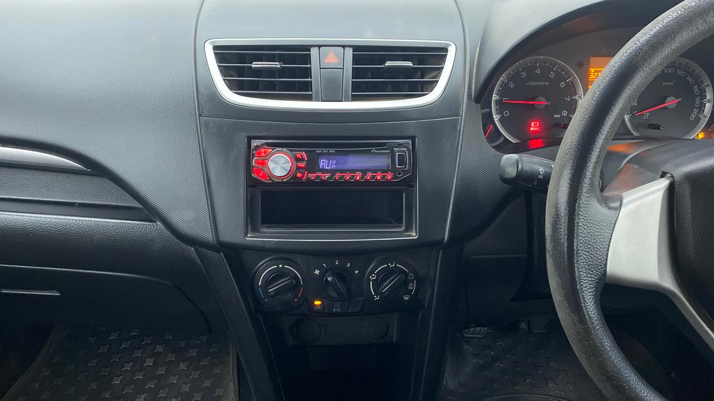 2013 Maruti Swift VXI, Petrol, Manual, 67,258 km, Air Conditioner