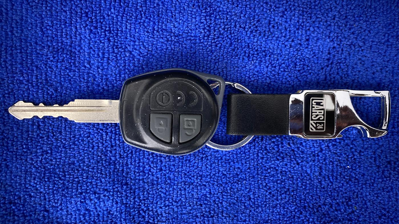 2013 Maruti Swift VXI, Petrol, Manual, 67,258 km, Key Close Up