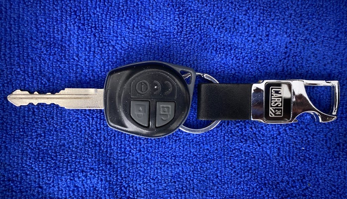 2013 Maruti Swift VXI, Petrol, Manual, 67,258 km, Key Close Up
