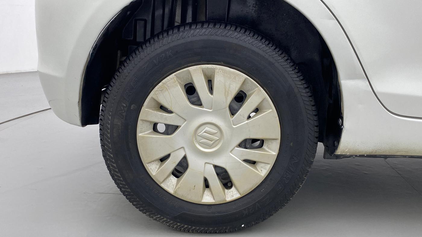 2013 Maruti Swift VXI, Petrol, Manual, 67,258 km, Right Rear Wheel