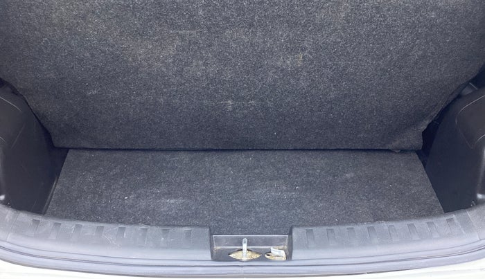 2013 Maruti Swift VXI, Petrol, Manual, 67,258 km, Boot Inside