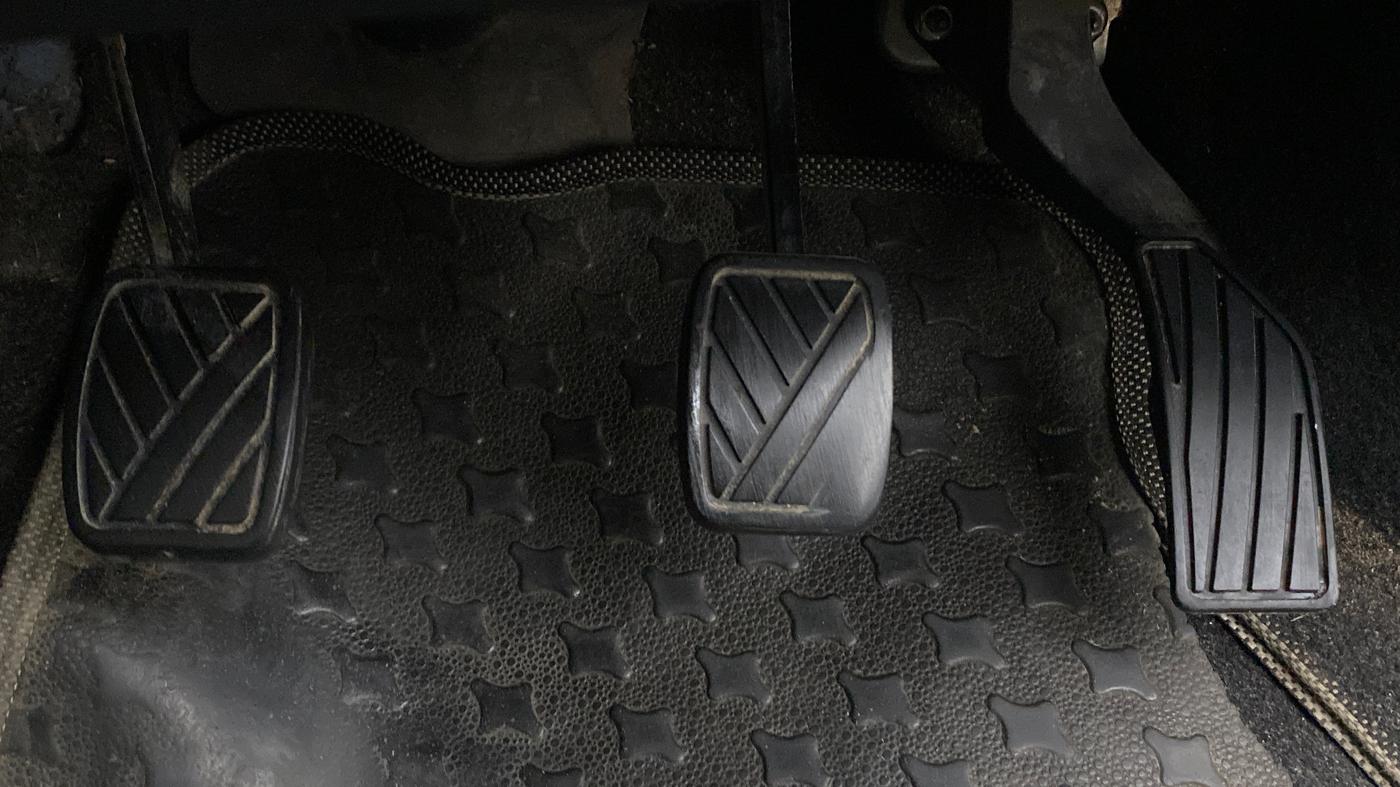 2013 Maruti Swift VXI, Petrol, Manual, 67,258 km, Pedals