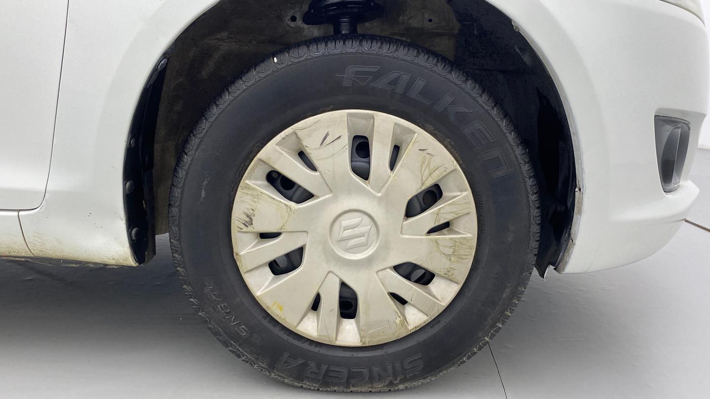 2013 Maruti Swift VXI, Petrol, Manual, 67,258 km, Right Front Wheel