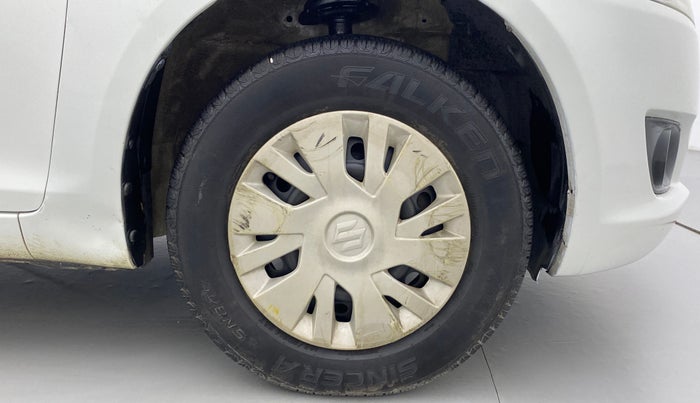 2013 Maruti Swift VXI, Petrol, Manual, 67,258 km, Right Front Wheel