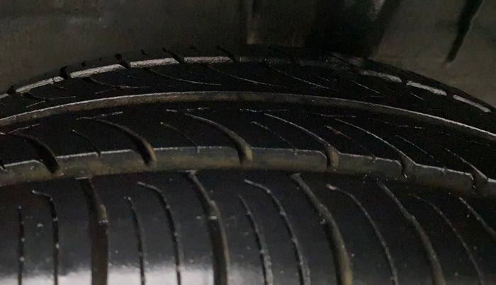 2020 Renault Kwid CLIMBER 1.0 (O), Petrol, Manual, 67,647 km, Left Rear Tyre Tread