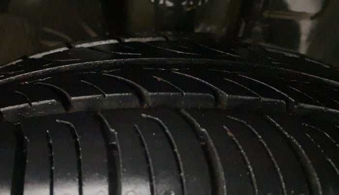 2020 Renault Kwid CLIMBER 1.0 (O), Petrol, Manual, 67,647 km, Right Front Tyre Tread