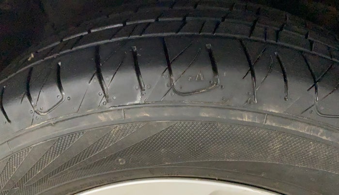 2016 Hyundai Creta BASE 1.6 PETROL, Petrol, Manual, 61,271 km, Left Front Tyre Tread