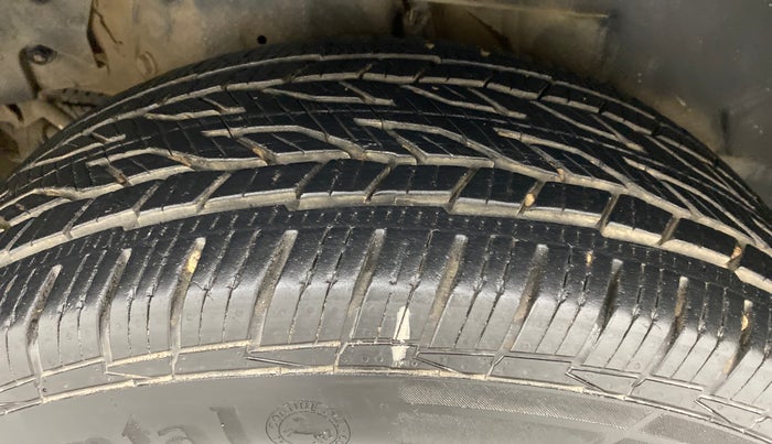 2017 Mahindra XUV500 W10 AT FWD, Diesel, Automatic, 93,913 km, Right Rear Tyre Tread