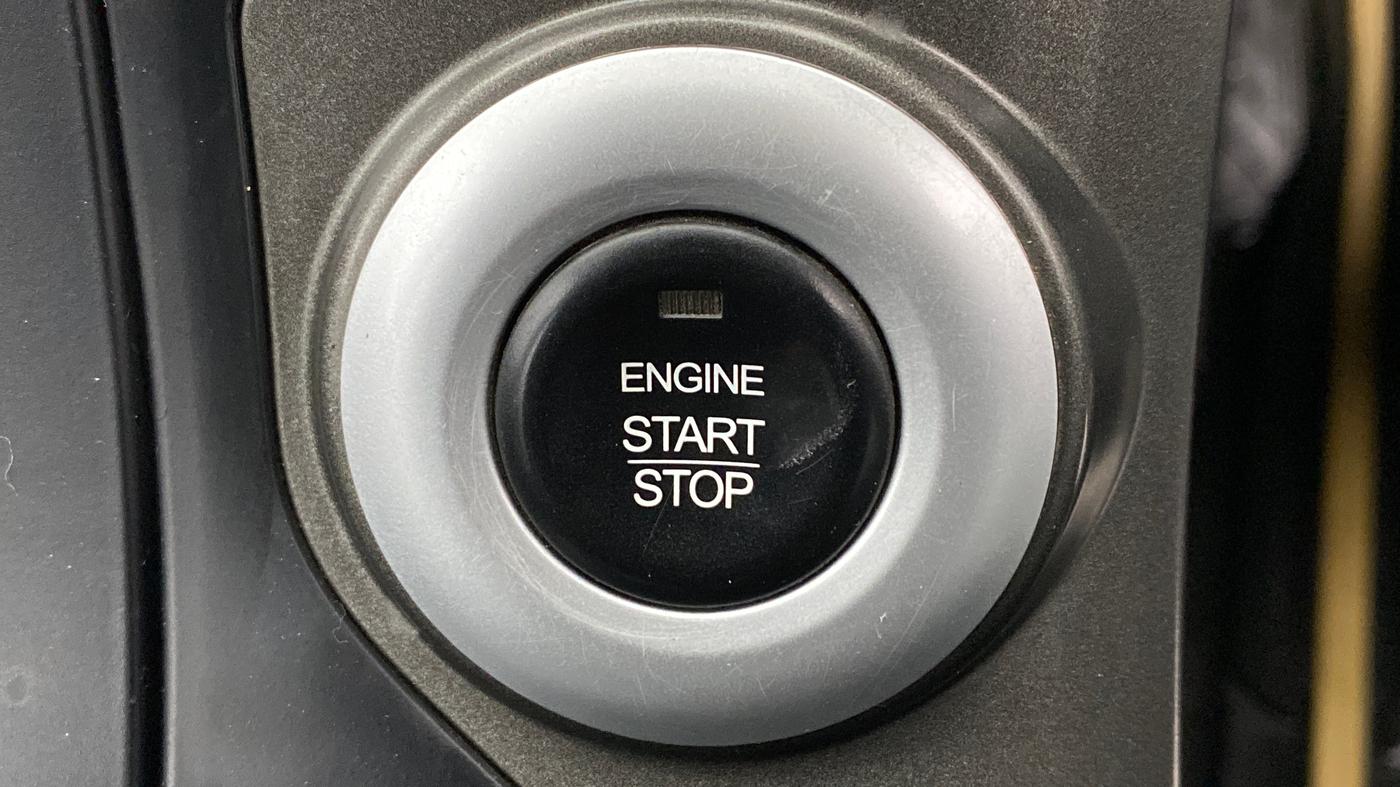 2017 Mahindra XUV500 W10 AT FWD, Diesel, Automatic, 93,913 km, Keyless Start/ Stop Button