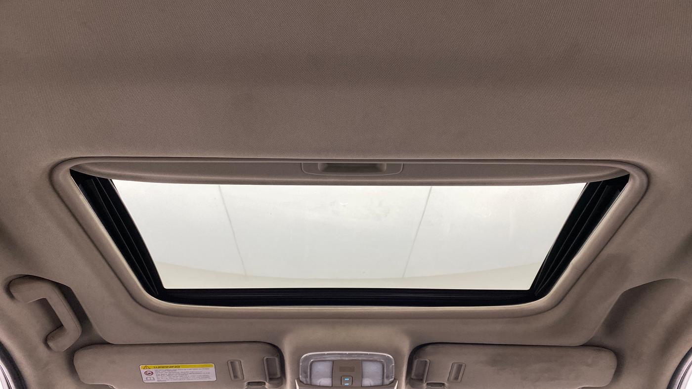 2017 Mahindra XUV500 W10 AT FWD, Diesel, Automatic, 93,913 km, Moonroof/ Sunroof