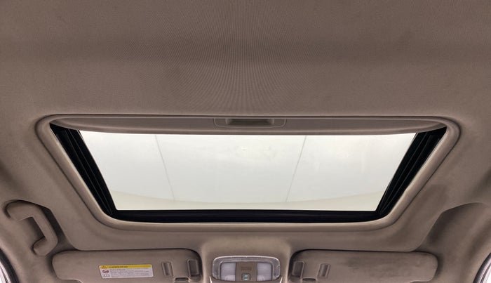 2017 Mahindra XUV500 W10 AT FWD, Diesel, Automatic, 93,913 km, Moonroof/ Sunroof